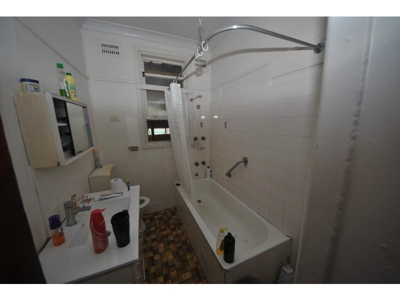 18 Gundaroo Street, Villawood NSW 2163