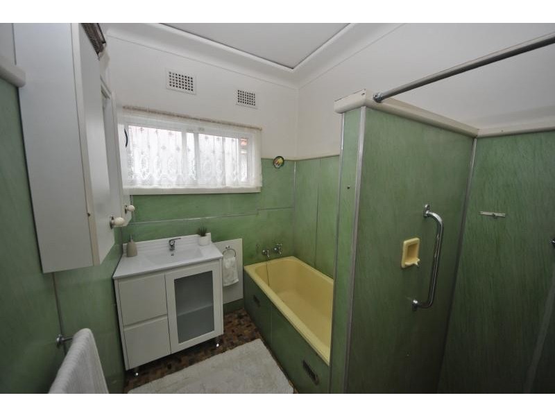 33 Stephenson Street, Birrong NSW 2143