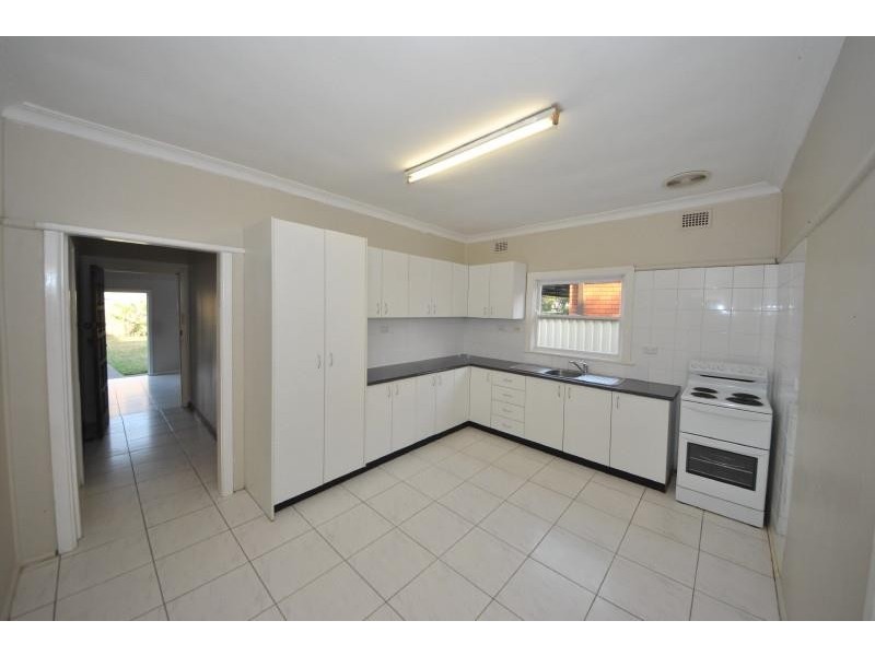 15 Robertson Road, Chester Hill NSW 2162