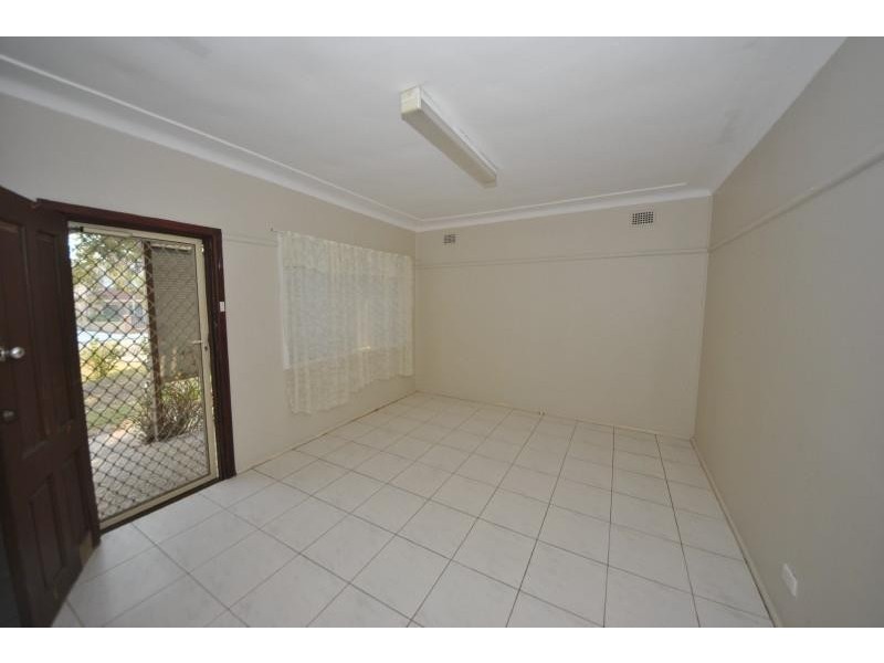 15 Robertson Road, Chester Hill NSW 2162