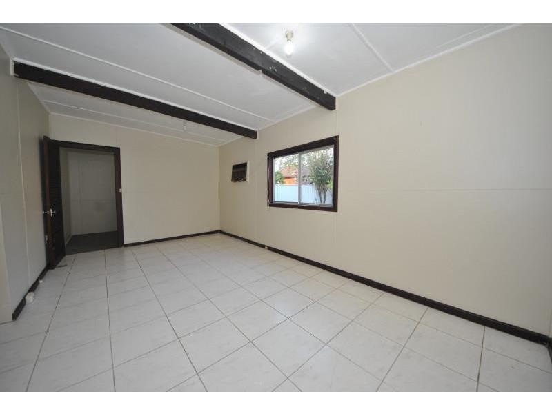 15 Robertson Road, Chester Hill NSW 2162