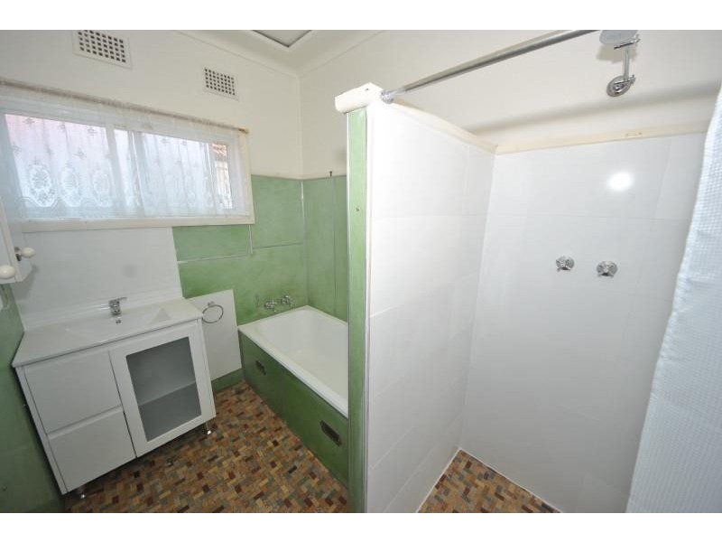 33 Stephenson Street, Birrong NSW 2143