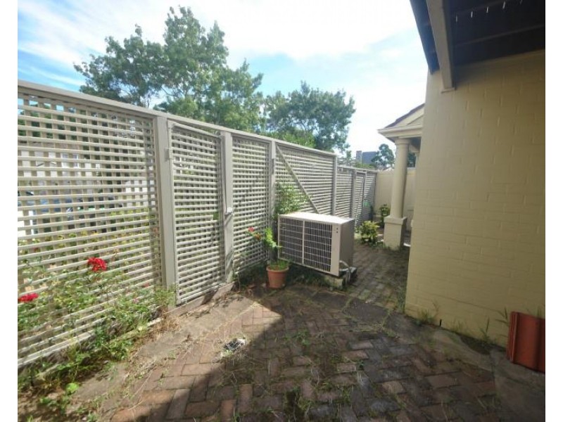 25 Brompton Road, Kensington NSW 2033