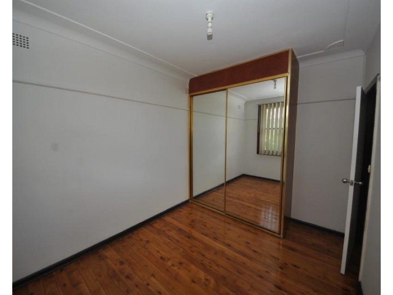 18 Gundaroo Street, Villawood NSW 2163