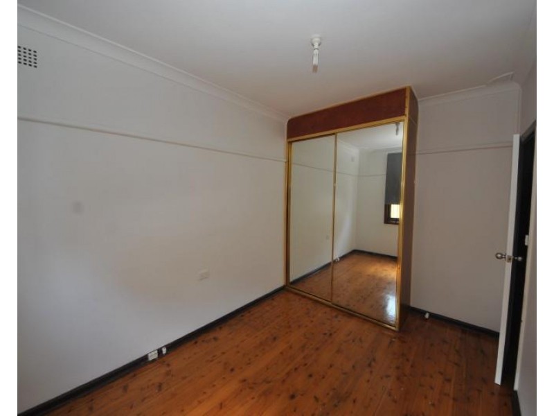 18 Gundaroo Street, Villawood NSW 2163