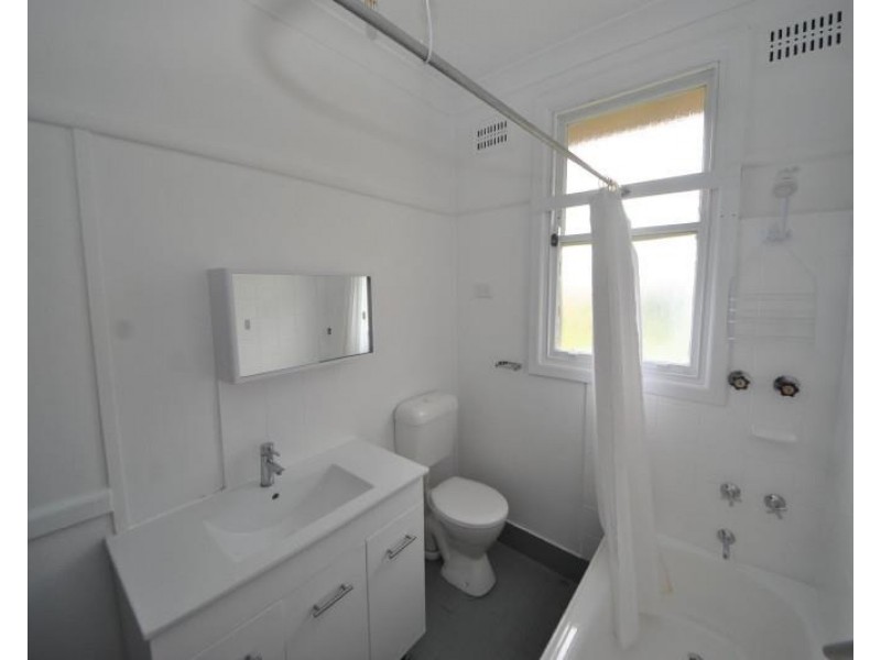 18 Gundaroo Street, Villawood NSW 2163