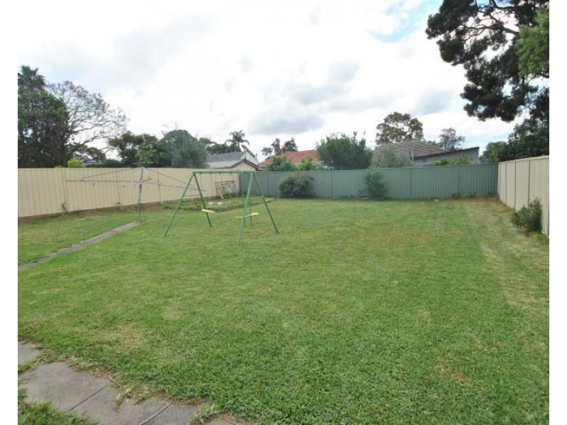 18 Gundaroo Street, Villawood NSW 2163