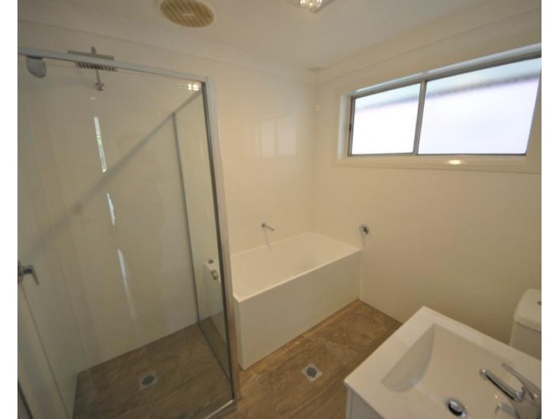 50  Caroline Crescent, Georges Hall NSW 2198