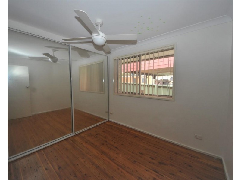 50  Caroline Crescent, Georges Hall NSW 2198