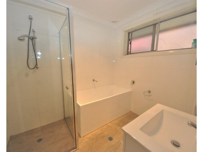 50  Caroline Crescent, Georges Hall NSW 2198