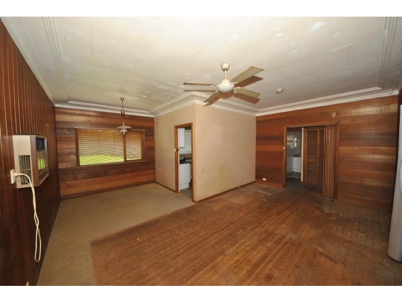 8 Treloar Crescent, Chester Hill NSW 2162