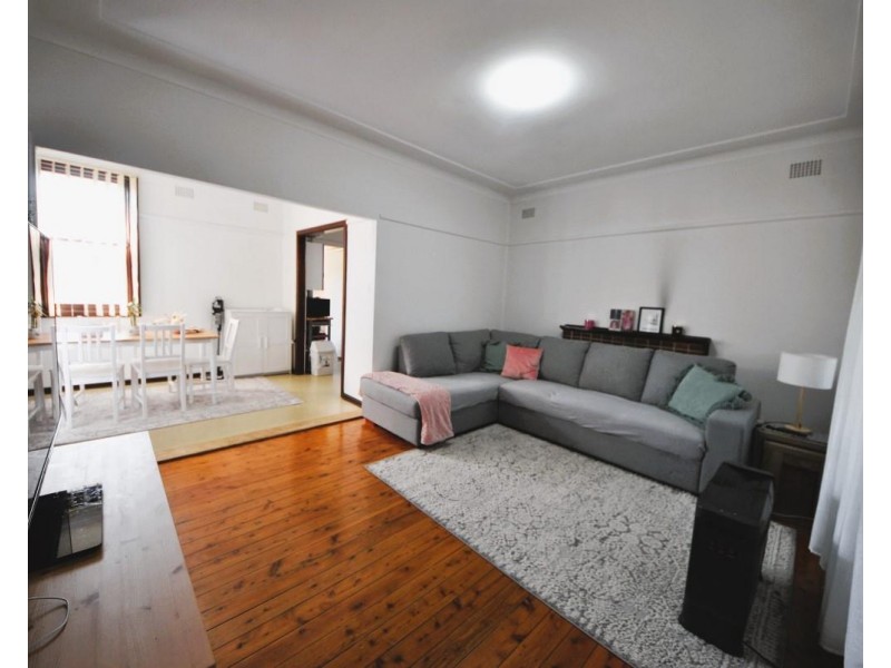 18 Gundaroo Street, Villawood NSW 2163