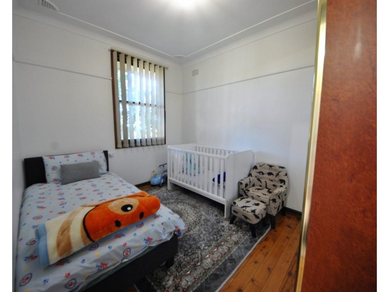 18 Gundaroo Street, Villawood NSW 2163