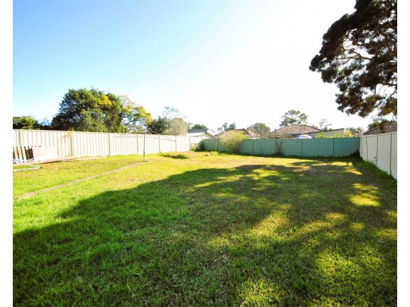 18 Gundaroo Street, Villawood NSW 2163
