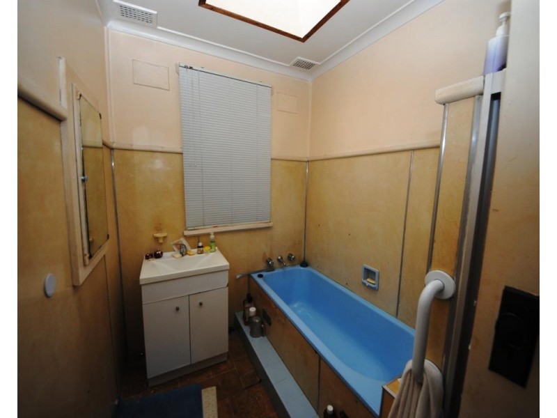 233 Hector Street, Sefton NSW 2162