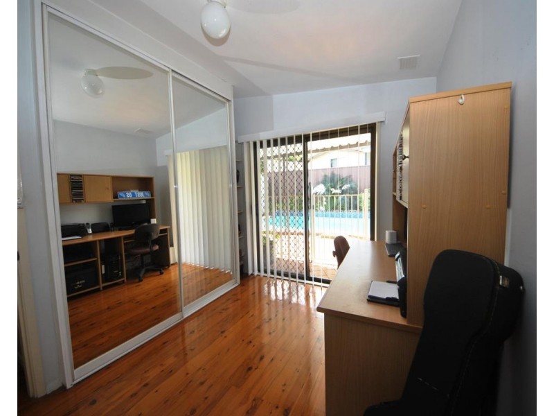 58 Caroline Crescent, Georges Hall NSW 2198