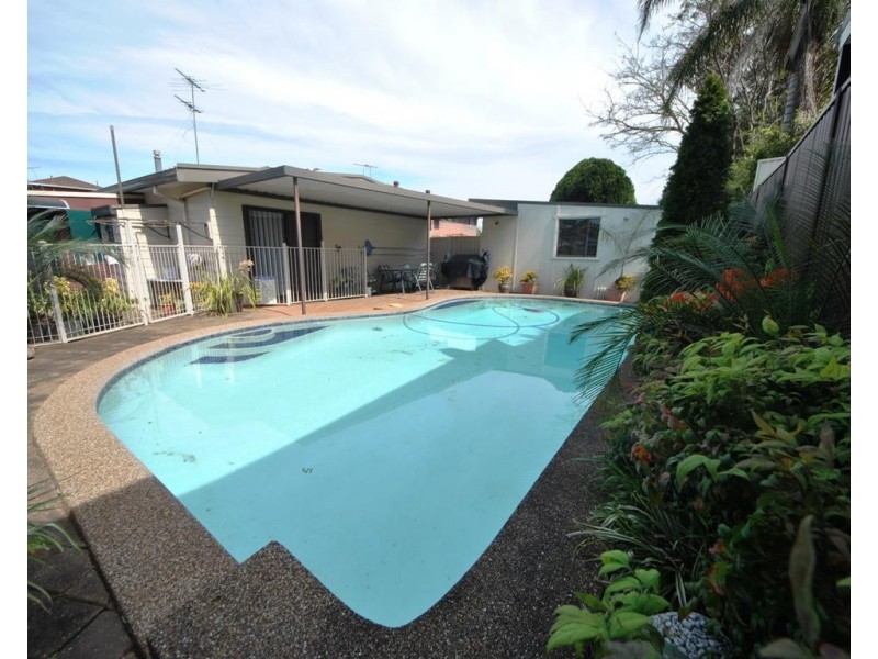 58 Caroline Crescent, Georges Hall NSW 2198