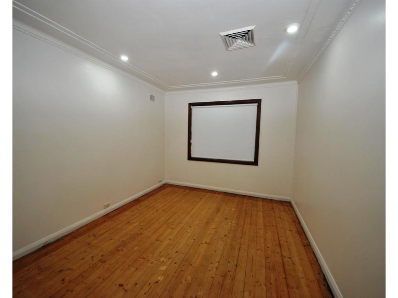 129 Kingsland Road, Regents Park NSW 2143