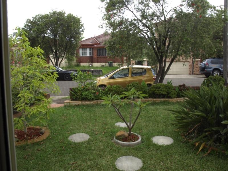 37 Robinson (North) St, Wiley Park NSW 2195