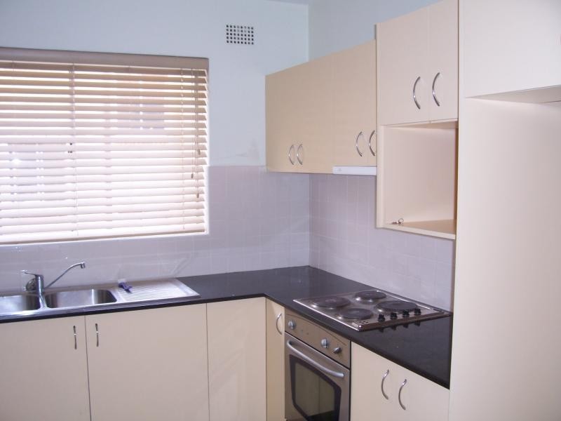 2/106 Mount St, Coogee NSW 2034