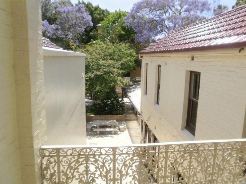8 Moore Park  Rd, Paddington NSW 2021