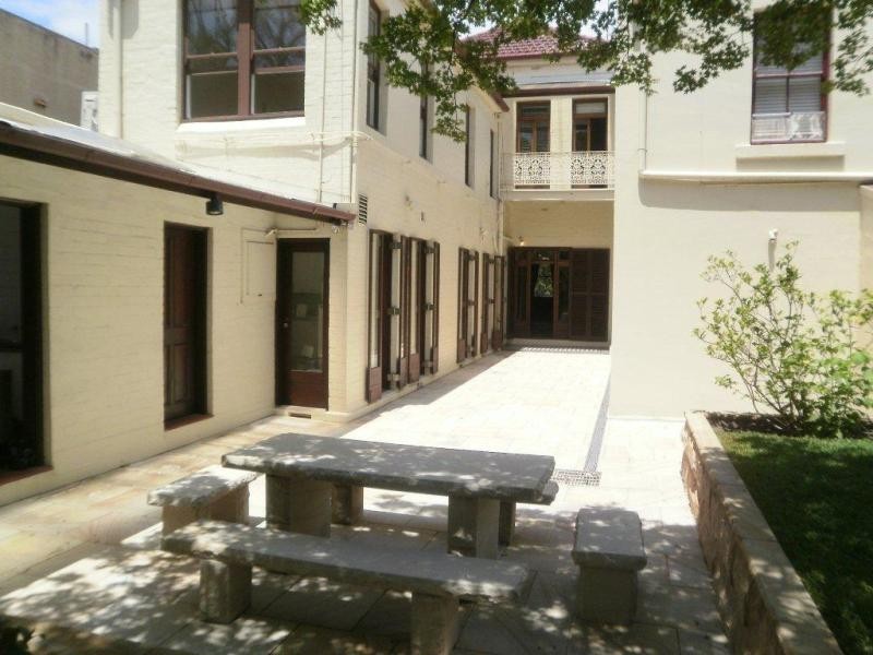 8 Moore Park  Rd, Paddington NSW 2021