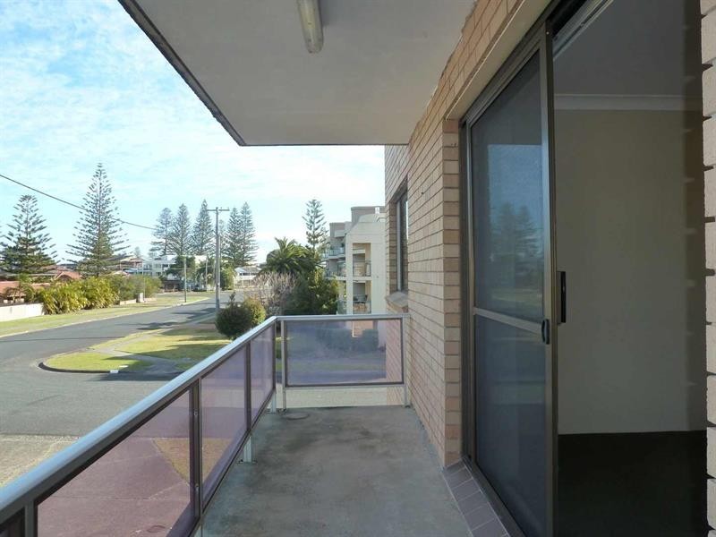 2/19 Beach St, Tuncurry NSW 2428