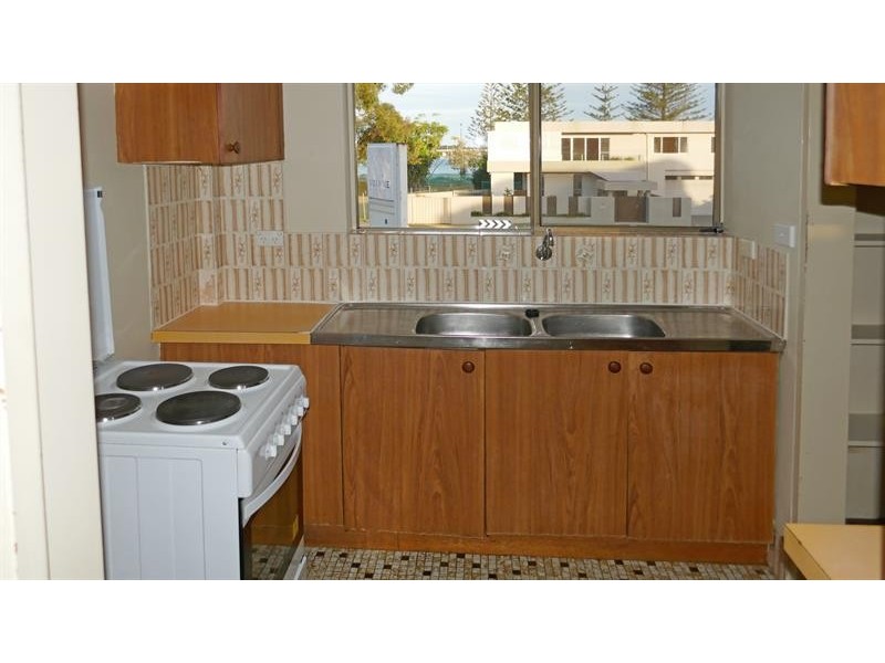 2/19 Beach St, Tuncurry NSW 2428