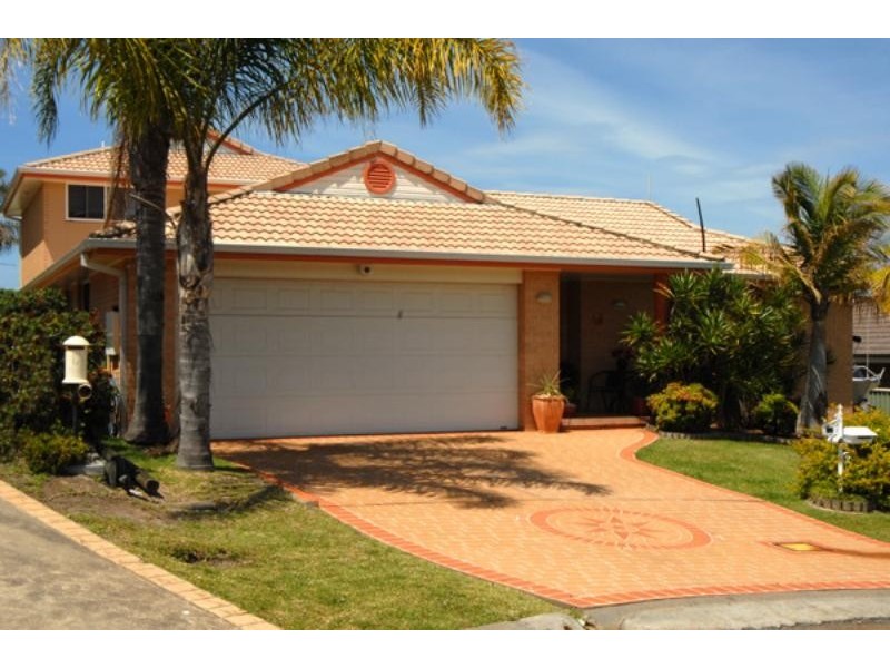 12 Burke Cl, Forster NSW 2428