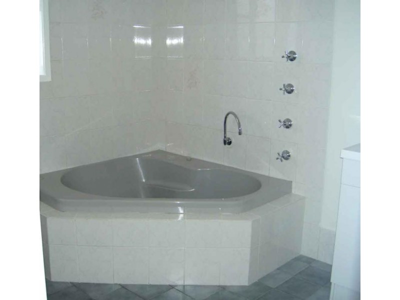 2/13 Helen  St, Forster NSW 2428