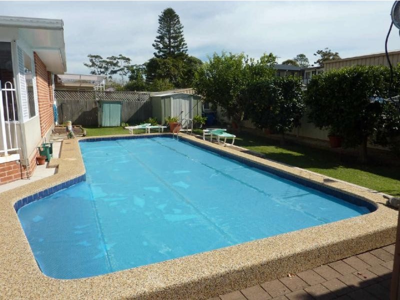 19 Christian Cres, Forster NSW 2428
