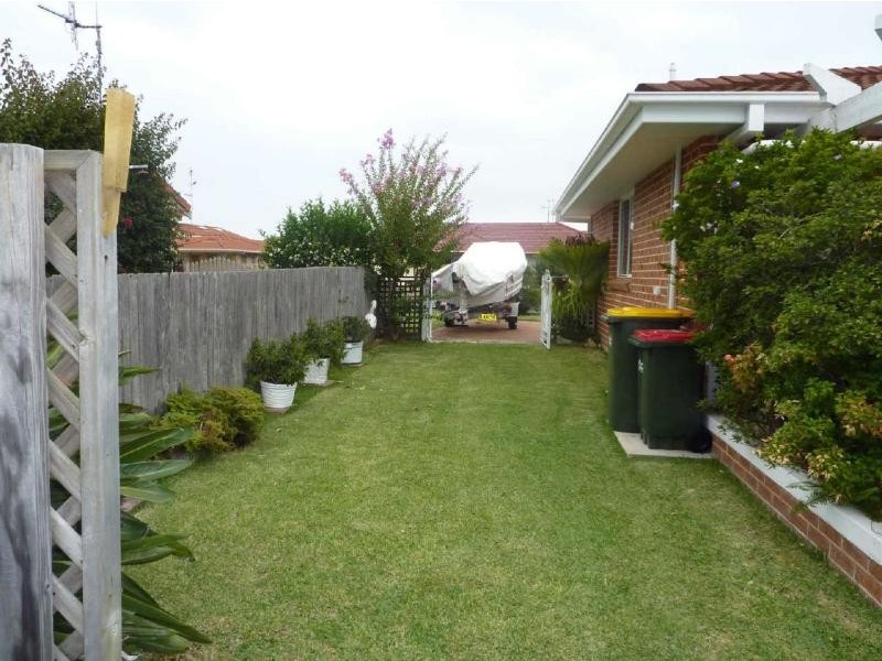 19 Christian Cres, Forster NSW 2428