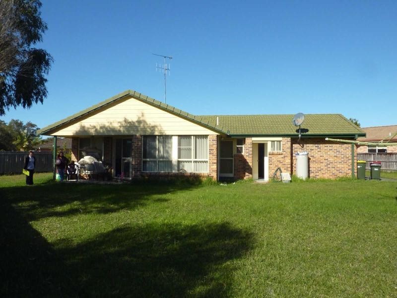 9  Arlington Pl, Forster NSW 2428