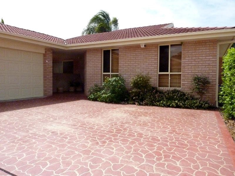 2/8 Elizabeth St, Forster NSW 2428