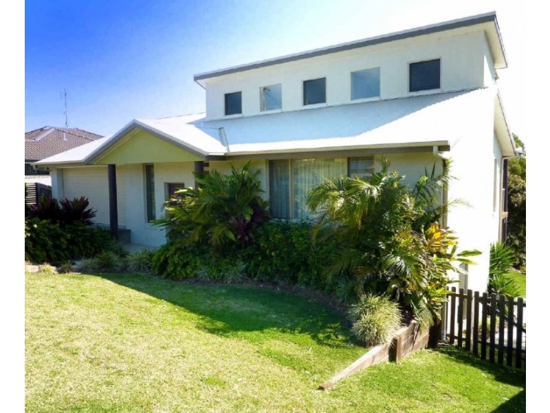 9  Carribbean Ave, Forster NSW 2428