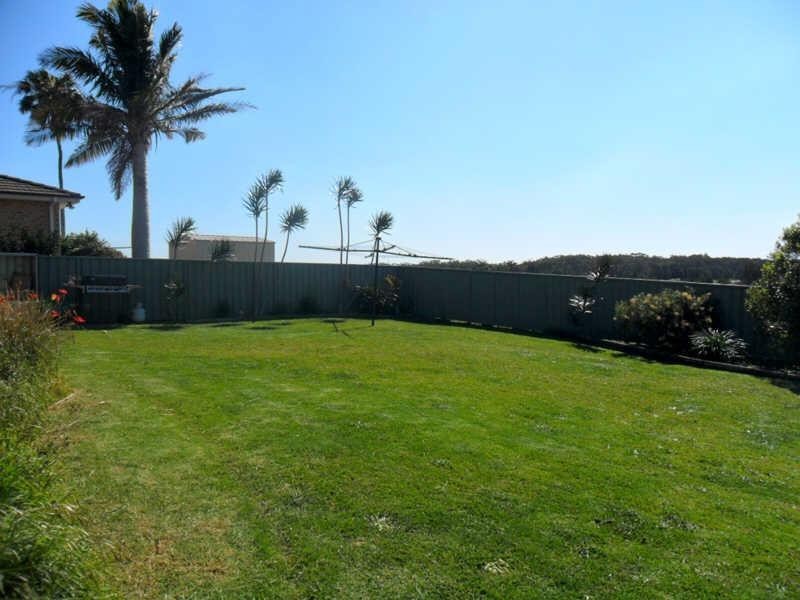 17  Akala Cres, Forster NSW 2428