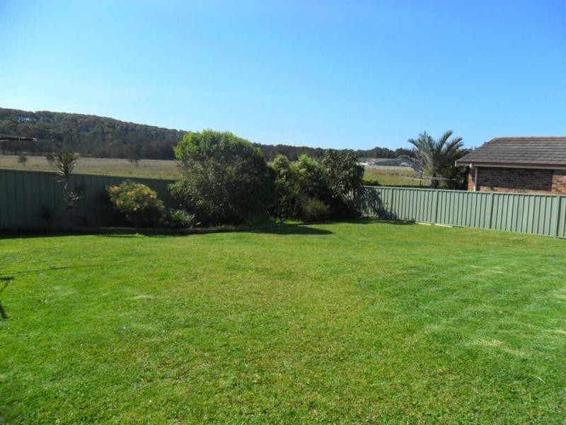 17  Akala Cres, Forster NSW 2428