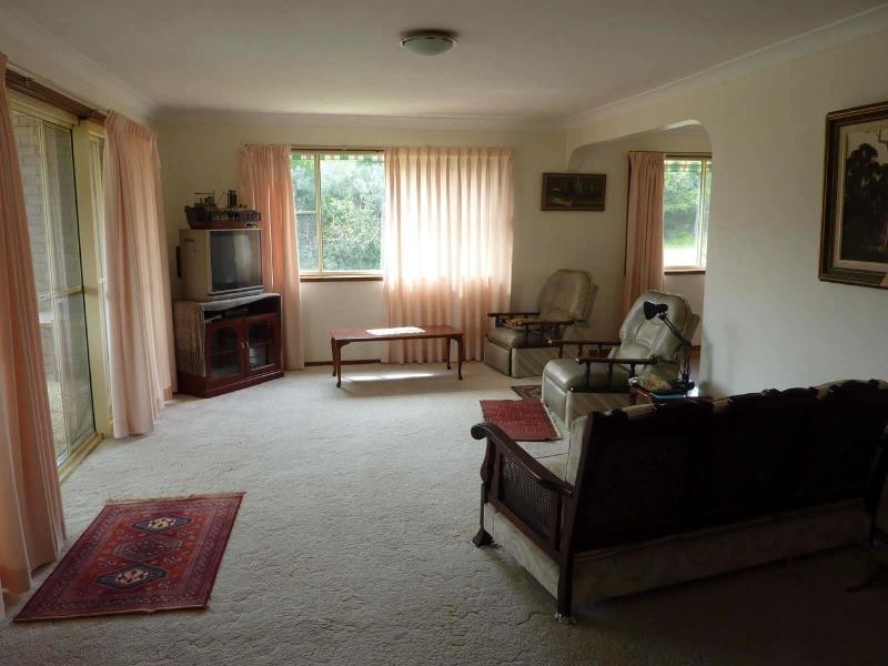 27  Burgess Rd, Forster NSW 2428