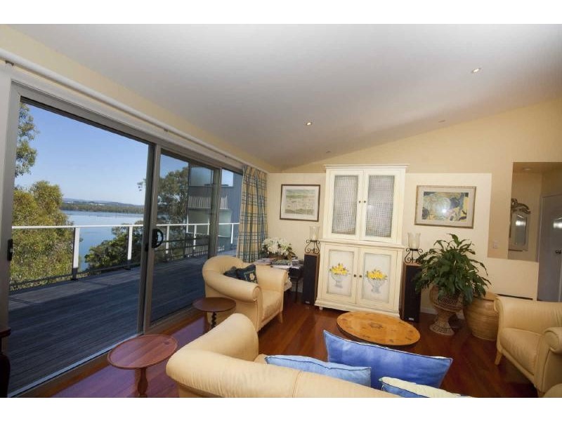 49  Green Point Dr, Green Point NSW 2428