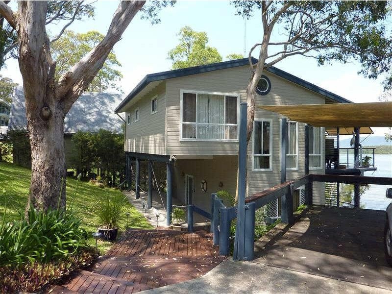 3  Wharf Rd, Green Point NSW 2428