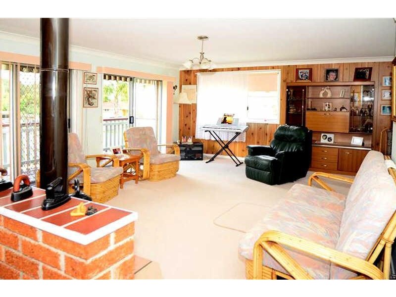 16  Hind Ave, Forster NSW 2428