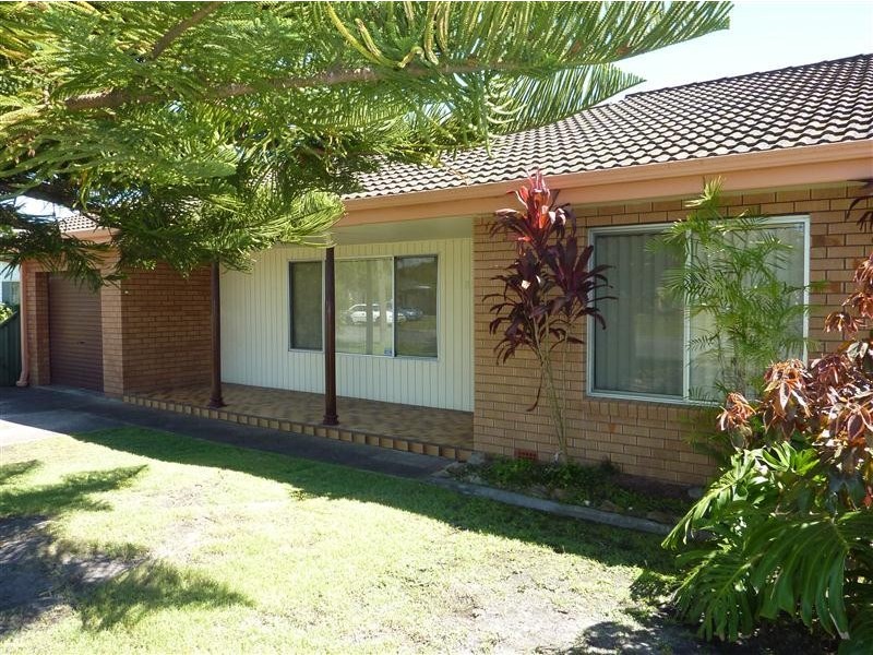 83  Lake St, Forster NSW 2428