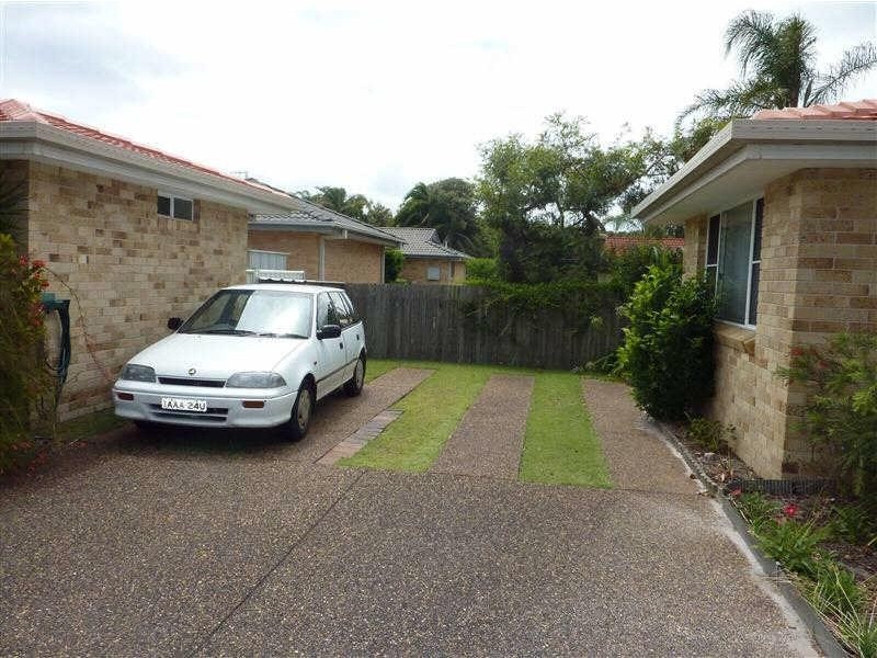 2/28  Argo Pl, Forster NSW 2428