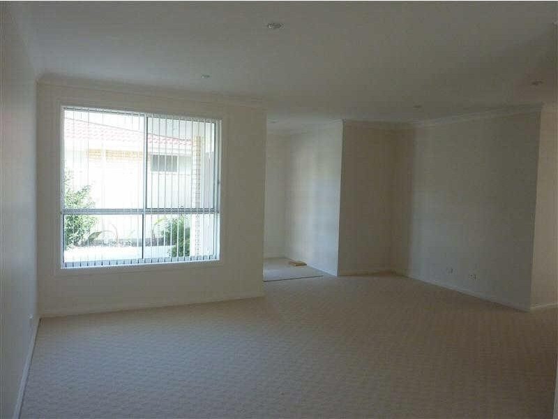 1/23  Robina Gr, Forster NSW 2428