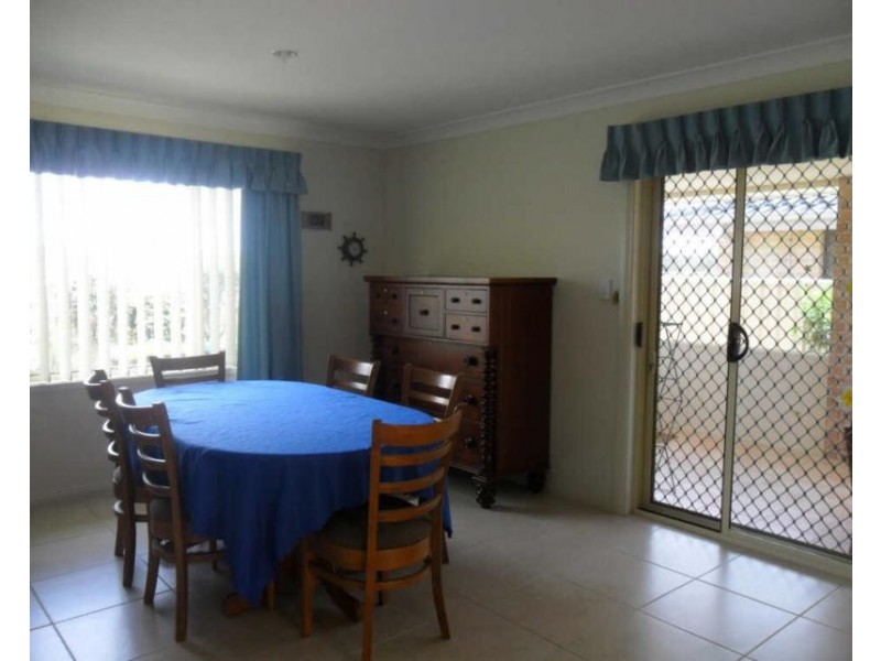 2/13  Riana Ave, Forster NSW 2428