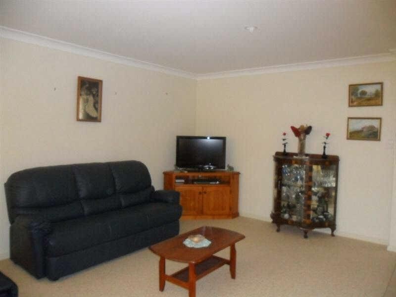 2/13  Riana Ave, Forster NSW 2428