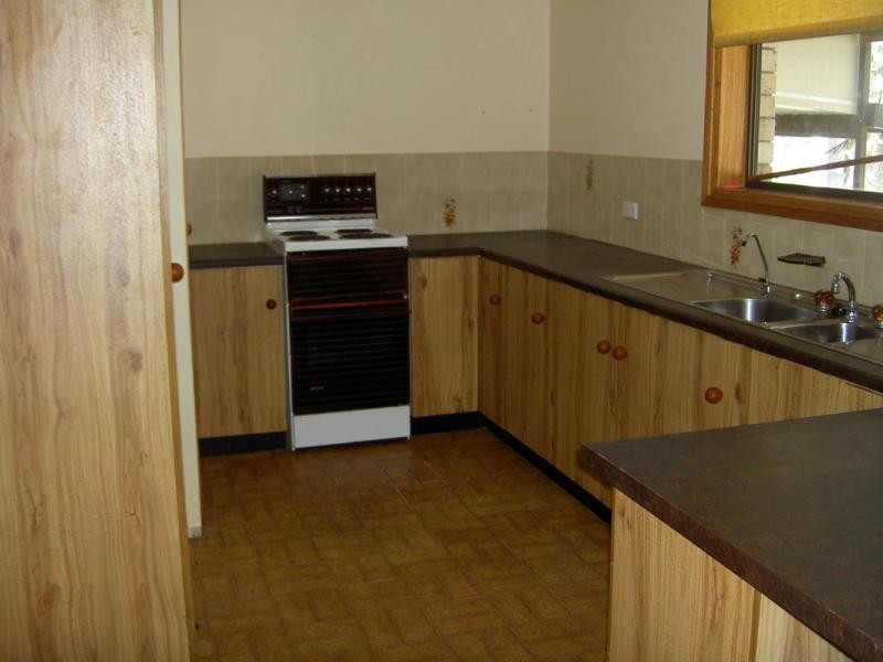 2/15 Carmona Dr, Forster NSW 2428