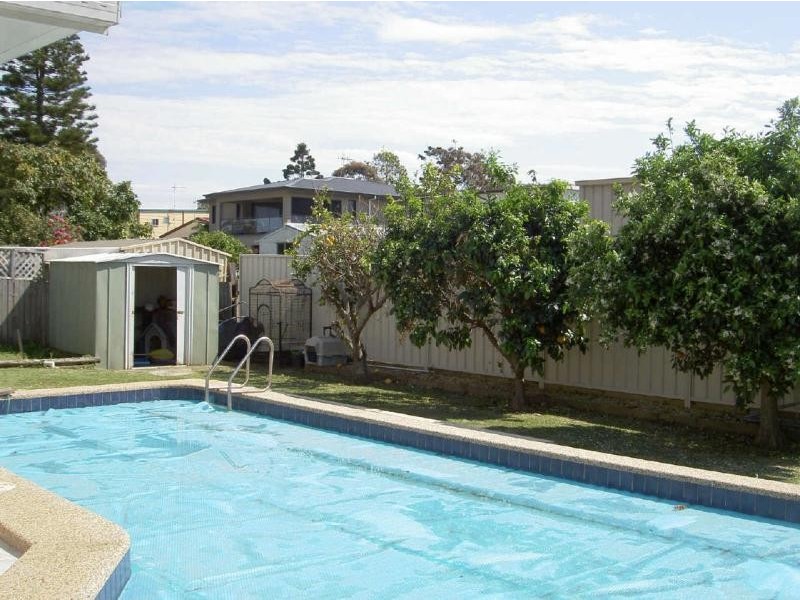 19  Christian Cres, Forster NSW 2428