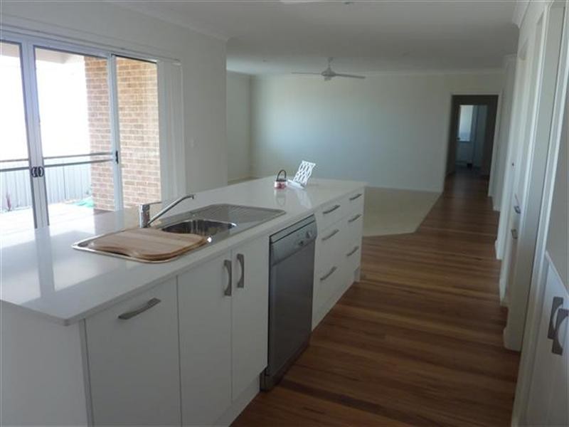 1 & 2/954  Wirrana  Cct, Forster NSW 2428