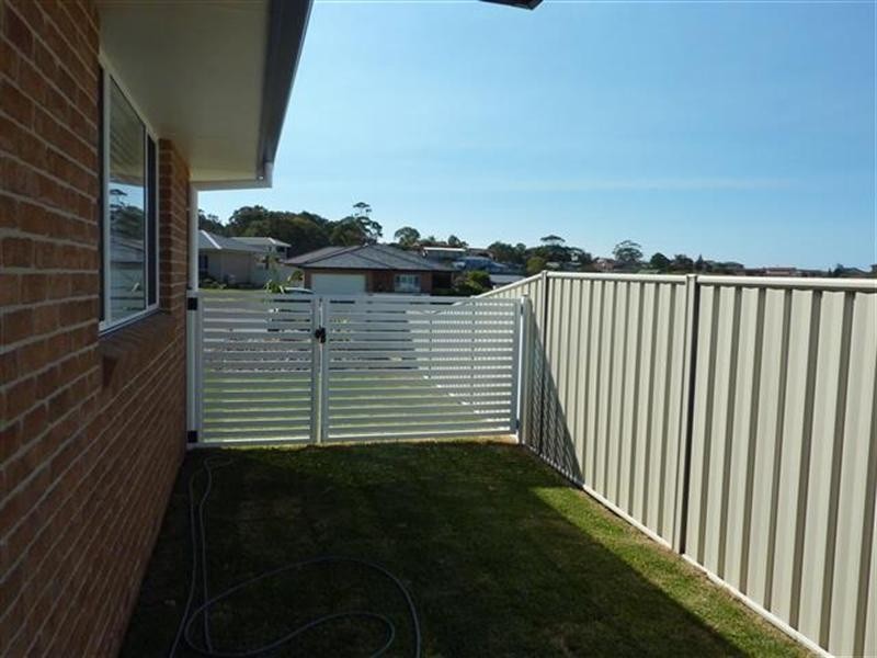 1 & 2/954  Wirrana  Cct, Forster NSW 2428